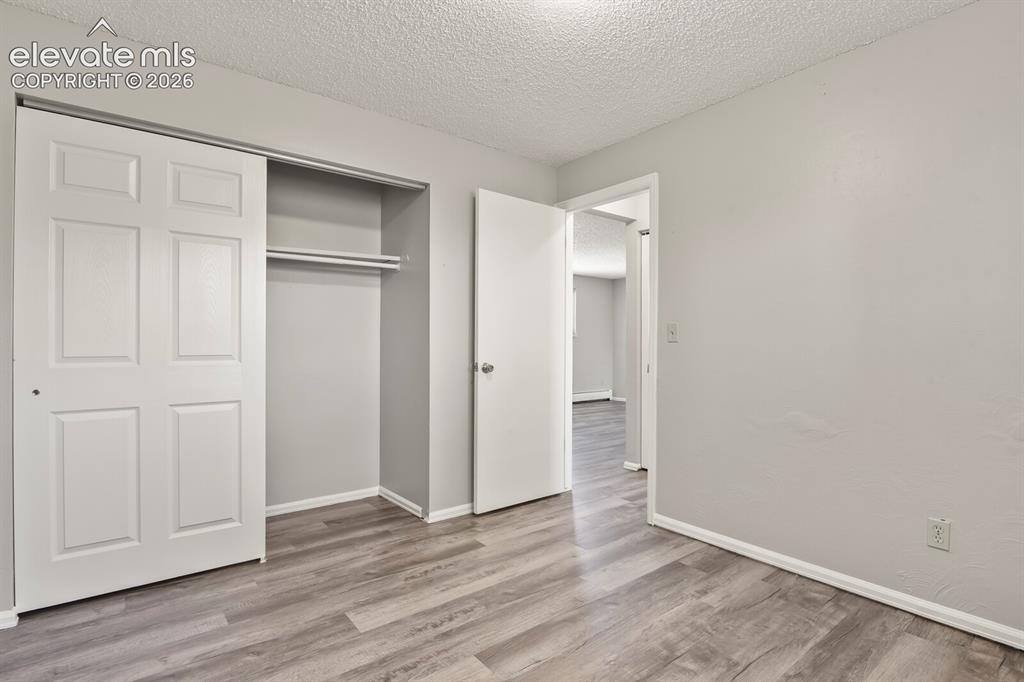 Image 15 of 26: Bedroom