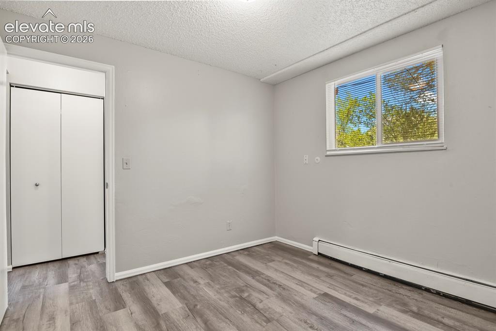 Image 16 of 26: Bedroom