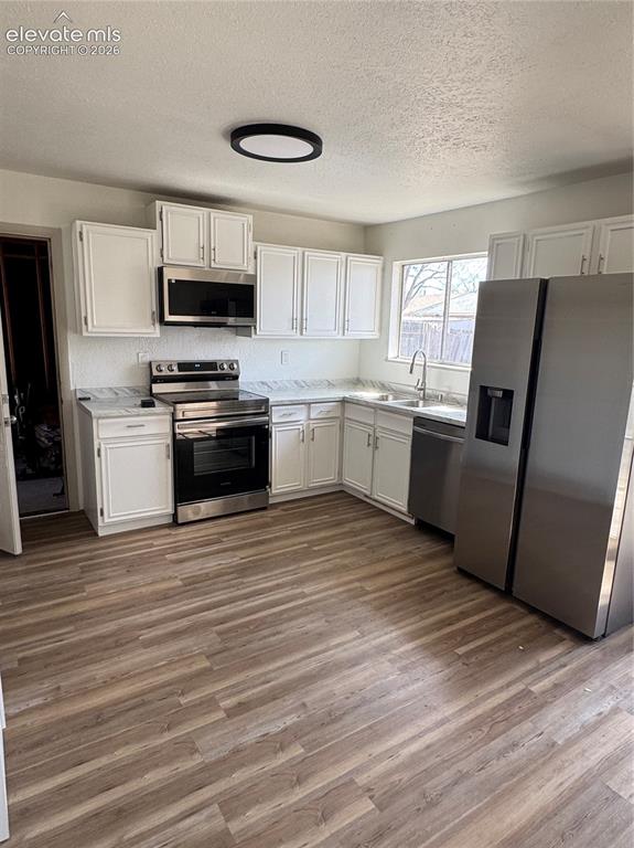 Image 2 of 12: Kitchen