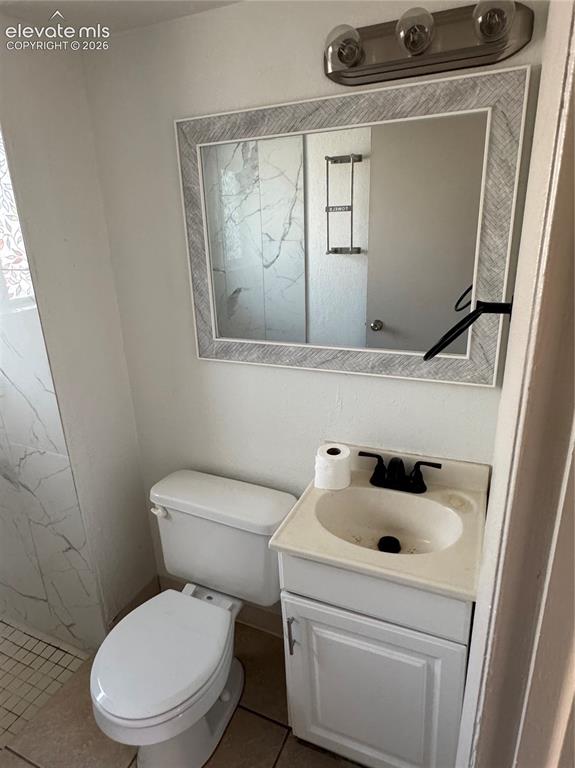 Image 5 of 12: Bathroom