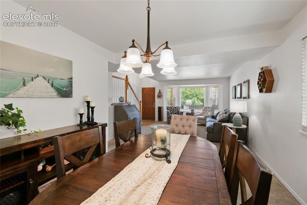 Image 10 of 50: Dining Area