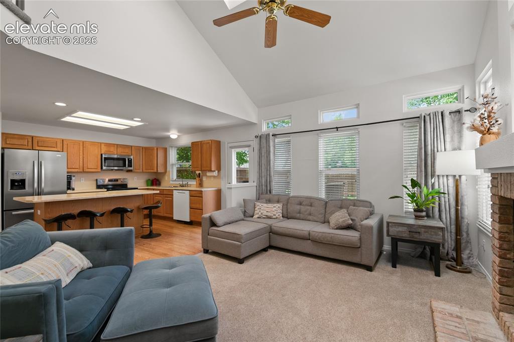 Image 18 of 50: Living Room