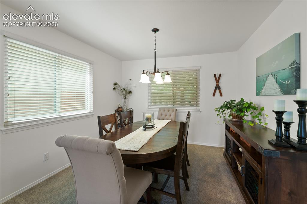 Image 9 of 50: Great space for dining 
