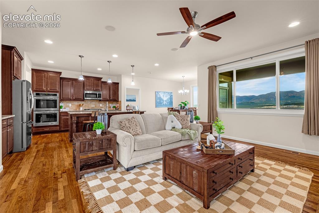 Image 16 of 39: Living Room