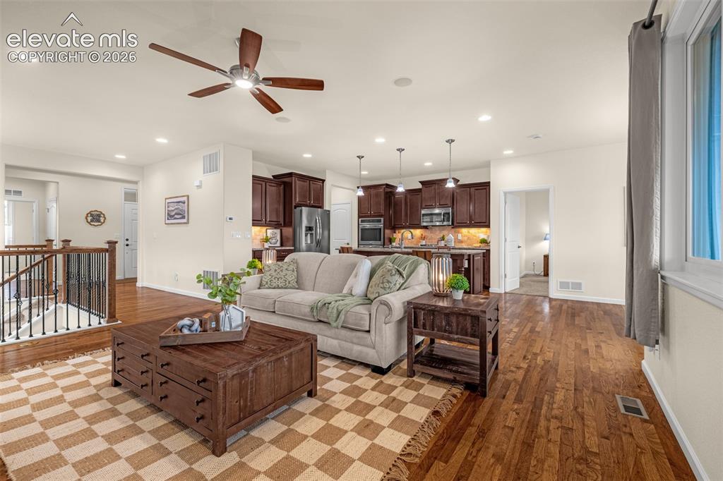 Image 18 of 39: Living Room
