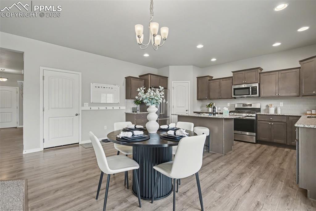 Image 13 of 44: Dining Area