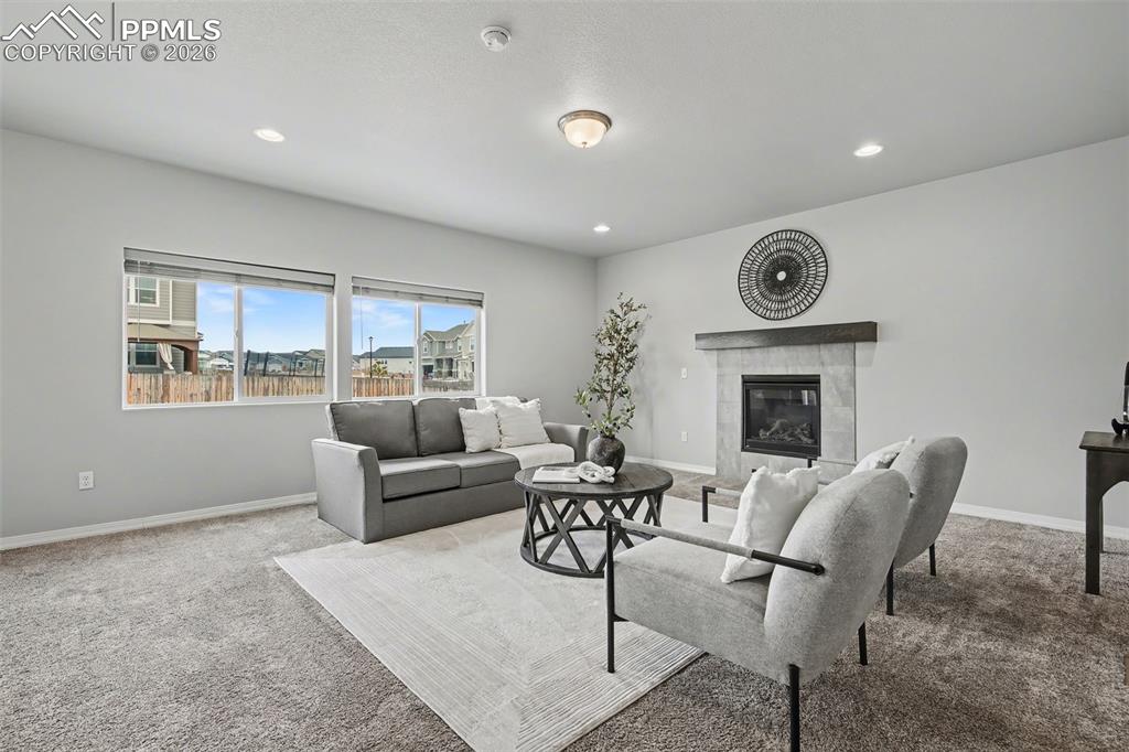 Image 18 of 44: Living Room