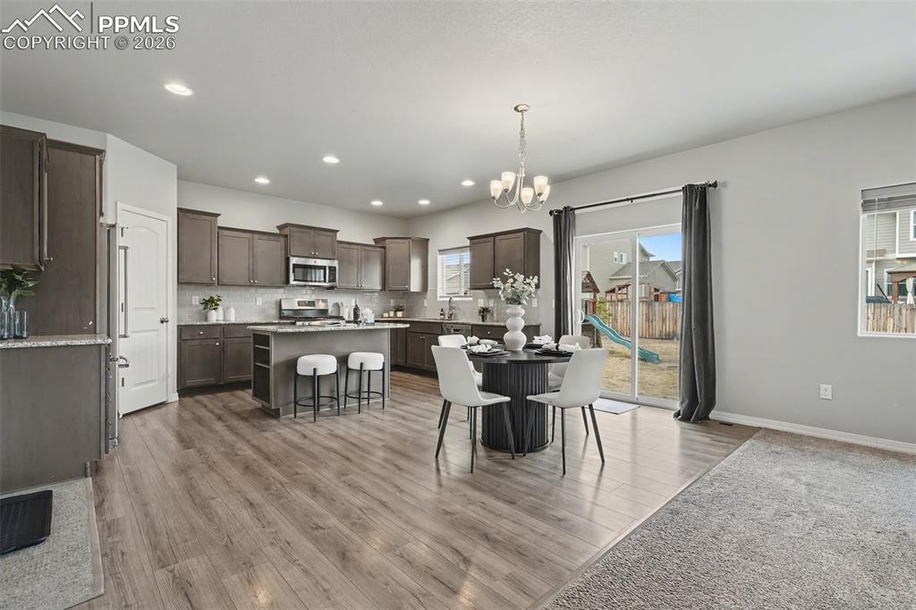 Image 5 of 44: Dining Area