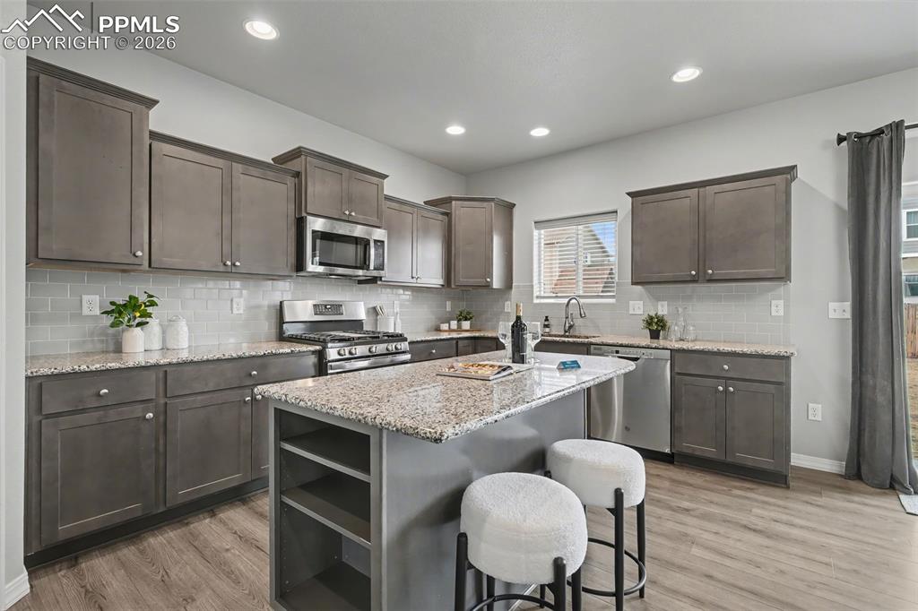 Image 7 of 44: Kitchen