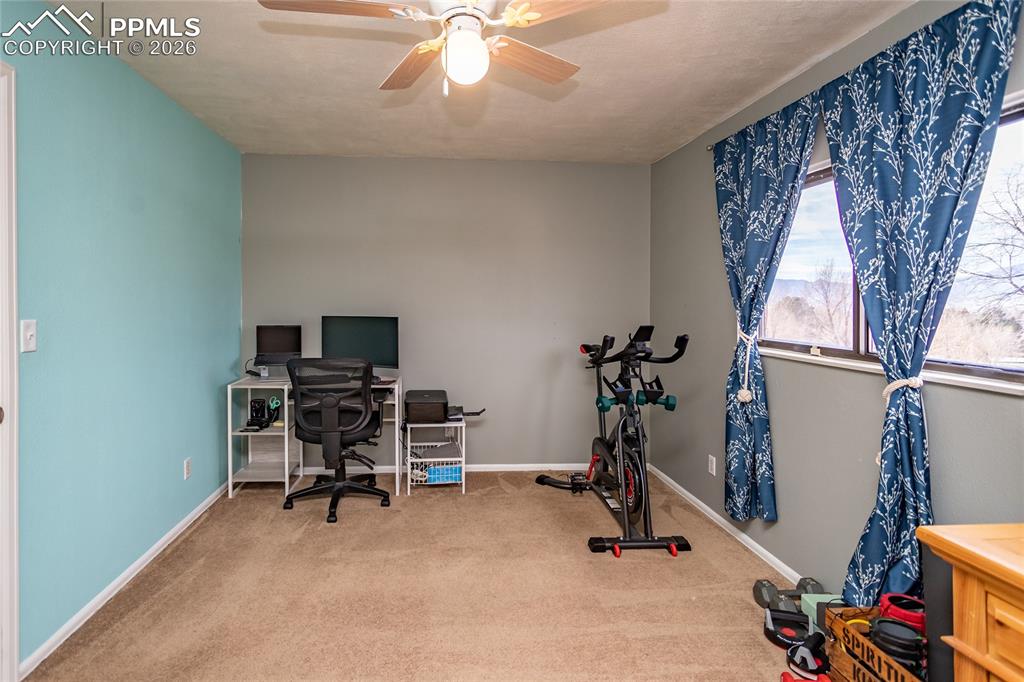 Image 19 of 30: Bedroom