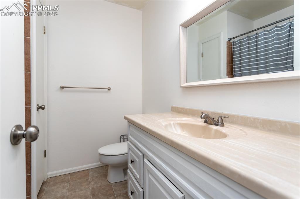 Image 21 of 30: Bathroom