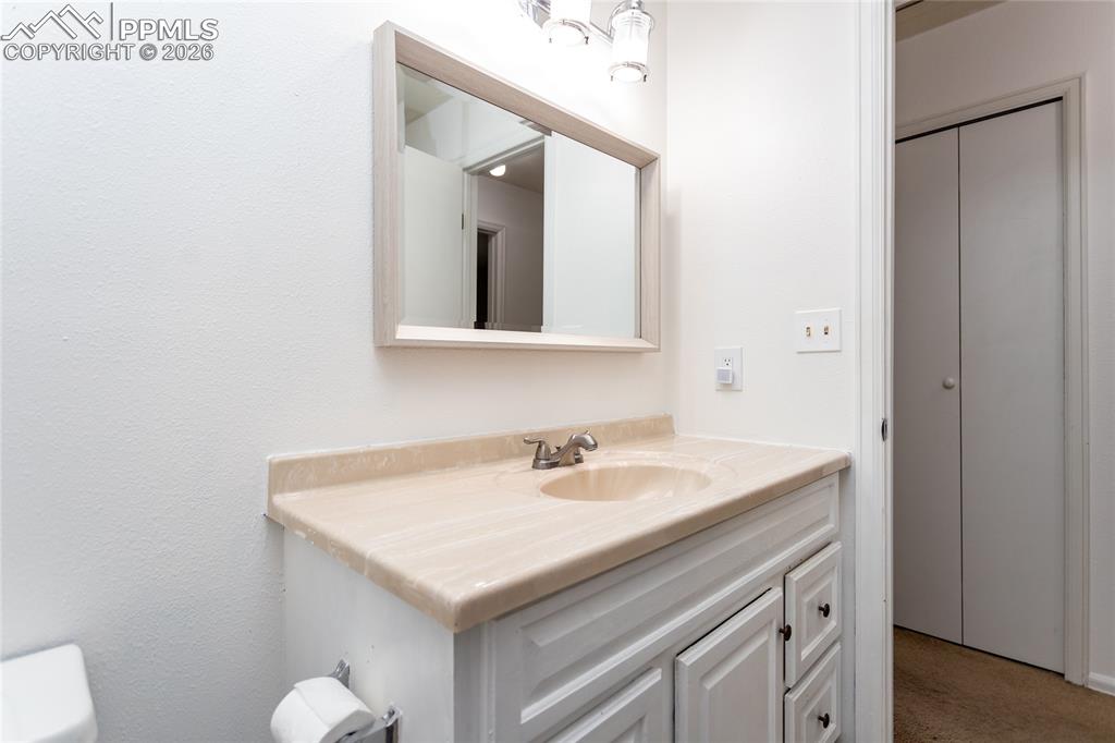 Image 22 of 30: Bathroom