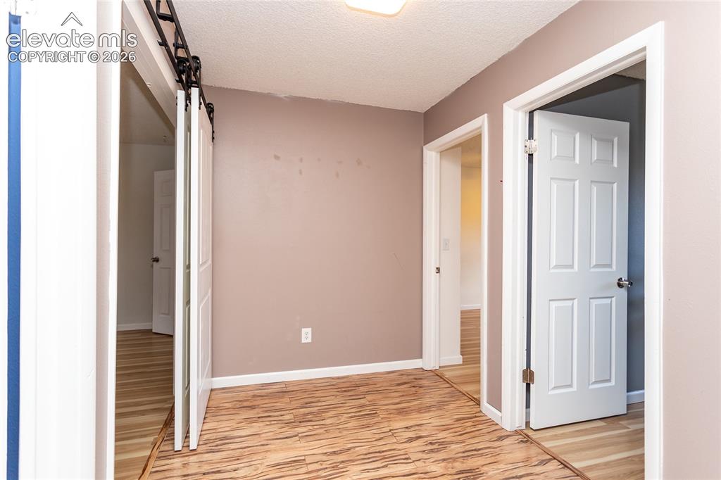 Image 15 of 50: Hallway