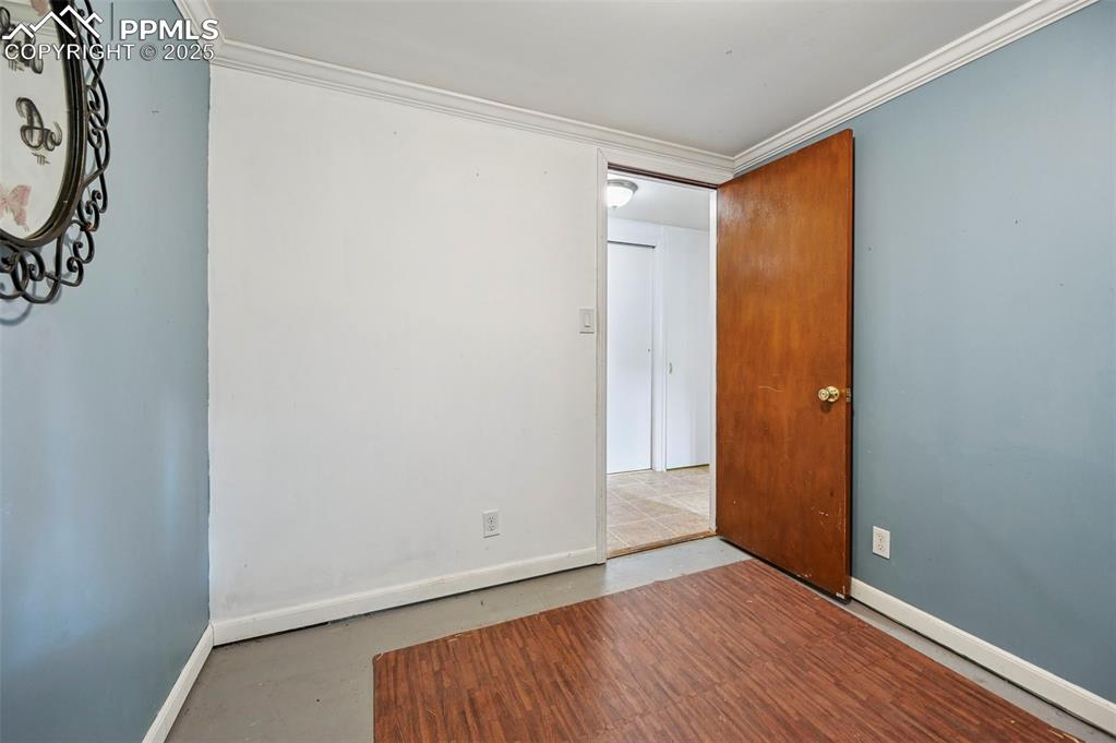 Image 20 of 26: Bedroom