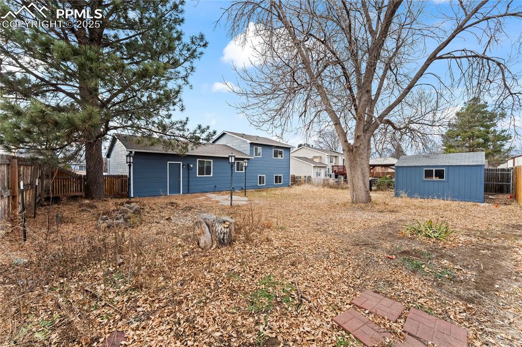 Image 27 of 29: Back of Structure