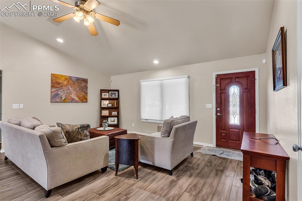 Image 3 of 50: Living Room