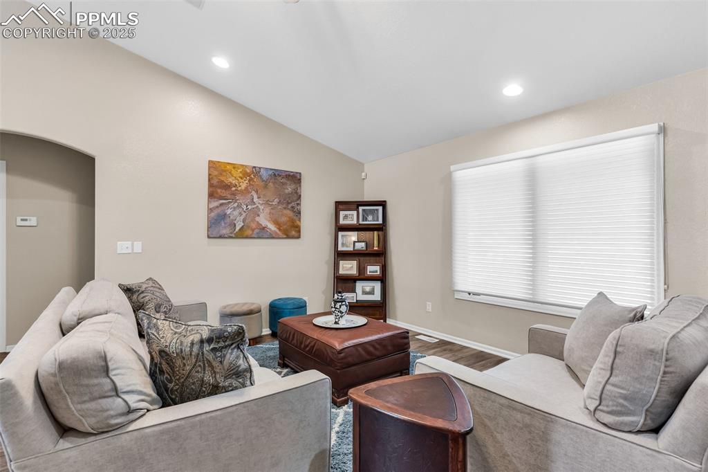 Image 4 of 50: Living Room