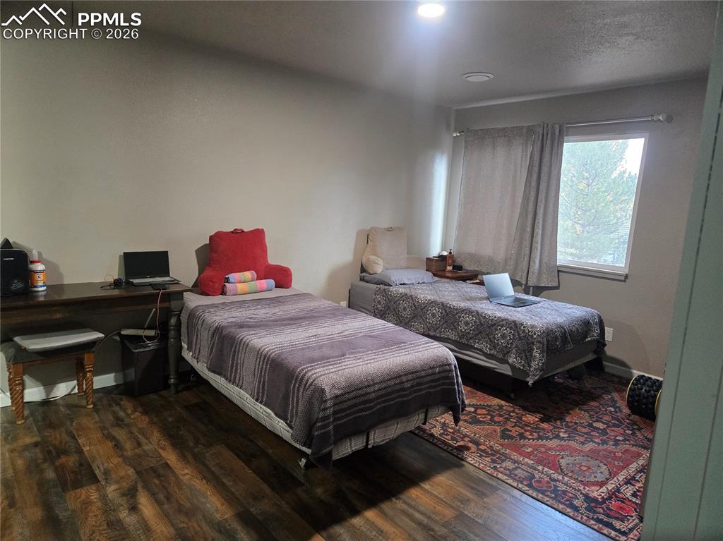 Image 11 of 22: Bedroom