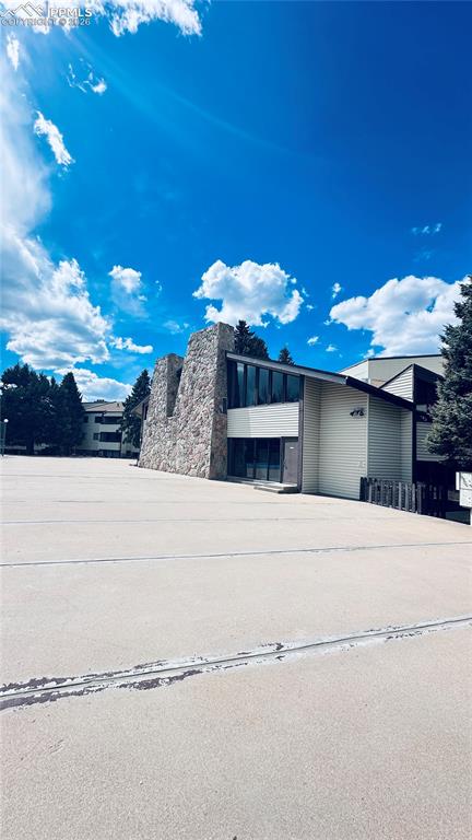 Image 17 of 22: Clubhouse