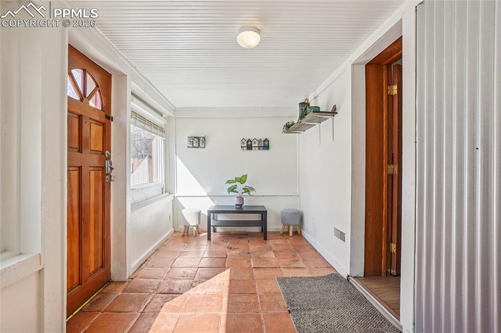 Image 2 of 46: Airbnb listings