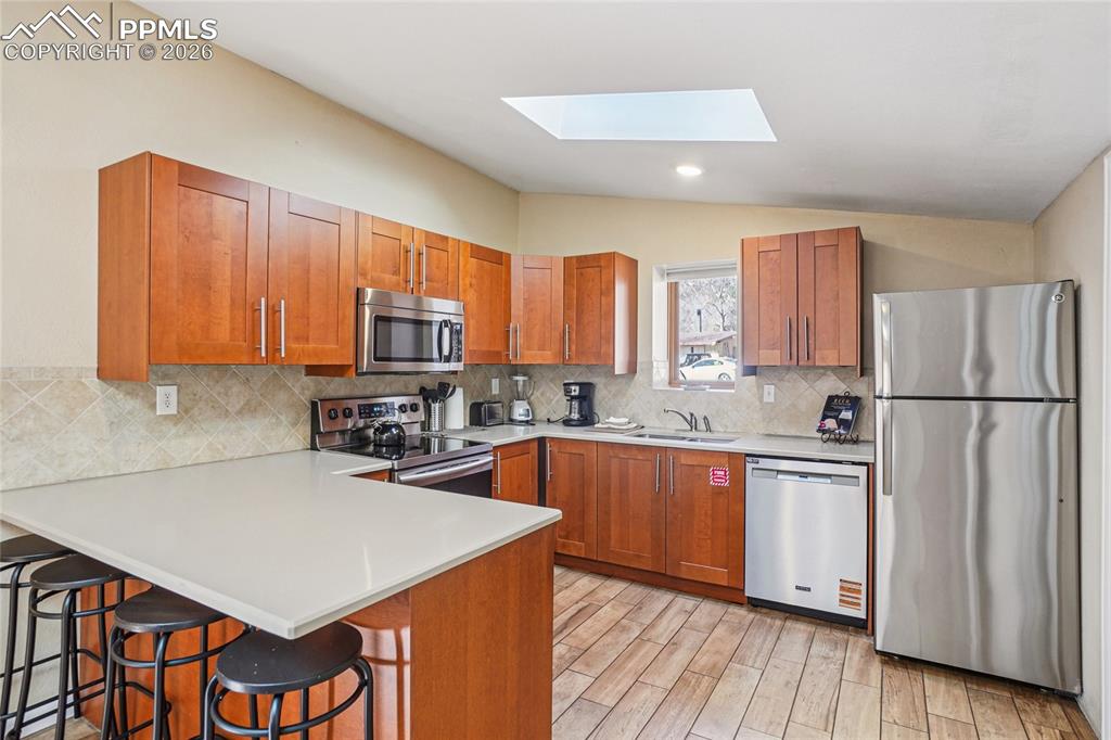 Image 7 of 46: Dining Area