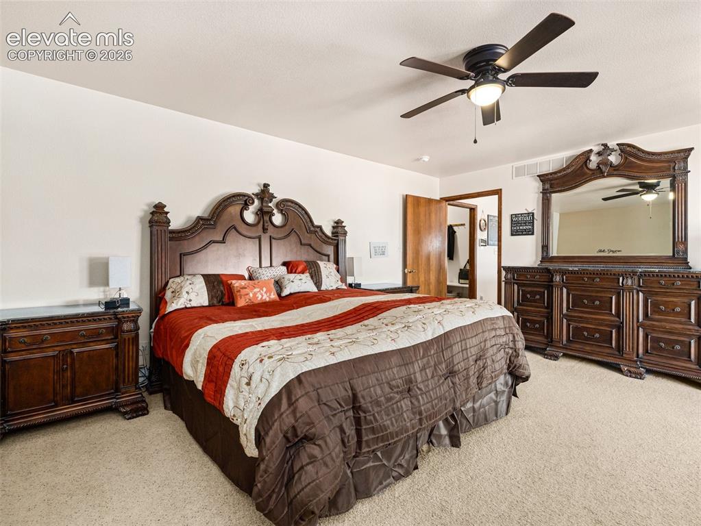 Image 19 of 48: Bedroom
