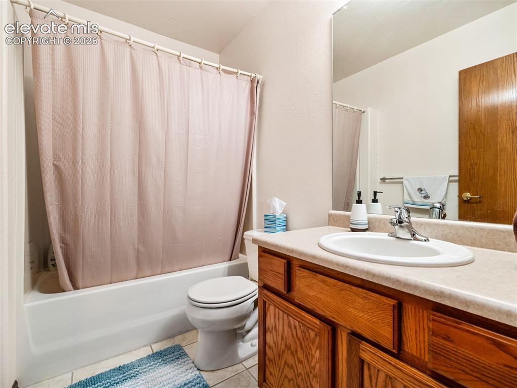 Image 45 of 48: Bathroom