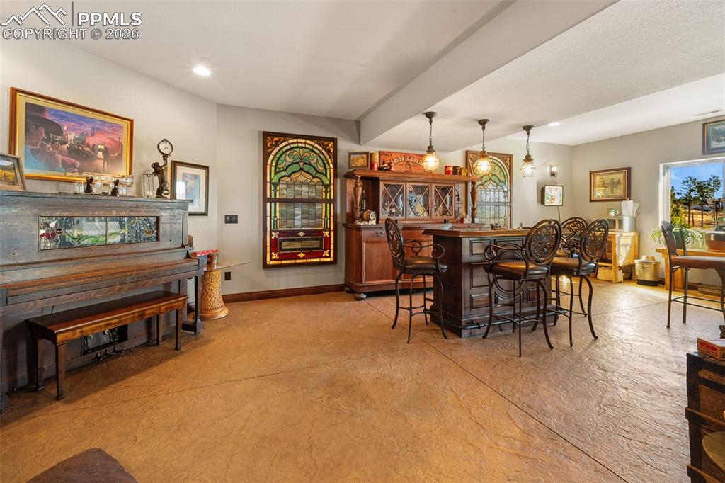 Image 36 of 50: Dining Area