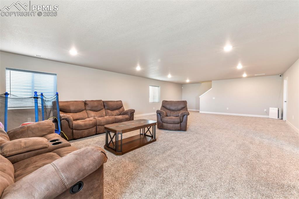 Image 29 of 50: Living Room