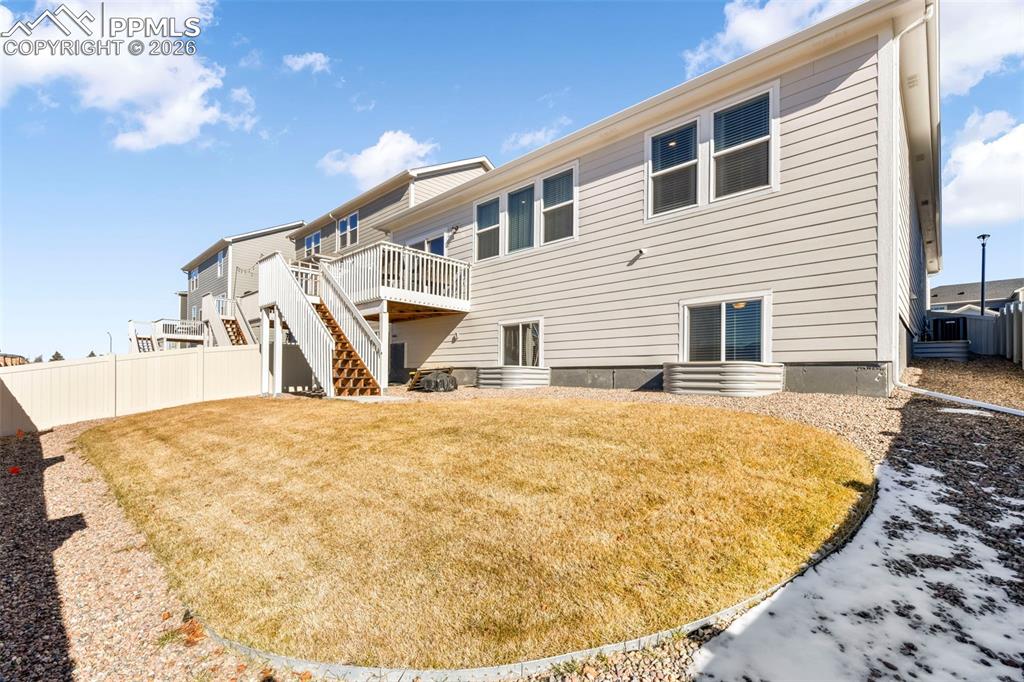 Image 38 of 50: Back of Structure