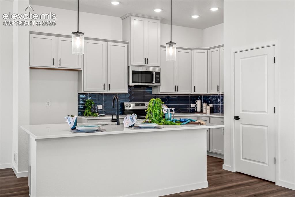 Image 8 of 31: Kitchen