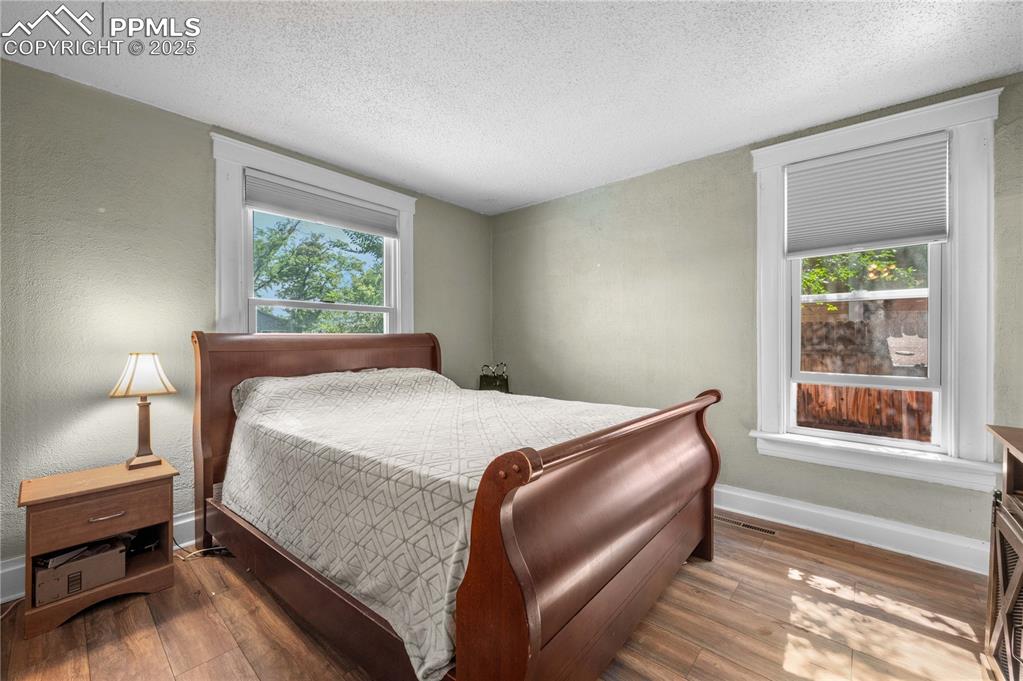 Image 12 of 20: Bedroom