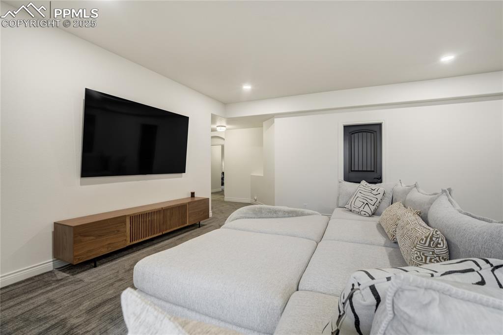 Image 30 of 50: Bedroom