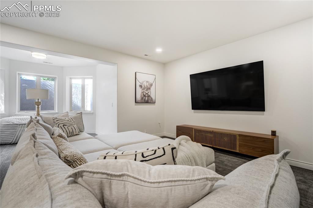 Image 31 of 50: Recreation Room