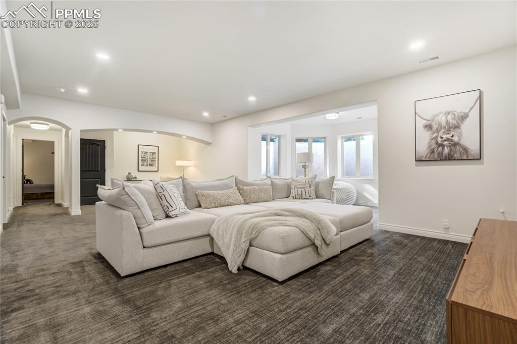 Image 32 of 50: Recreation Room