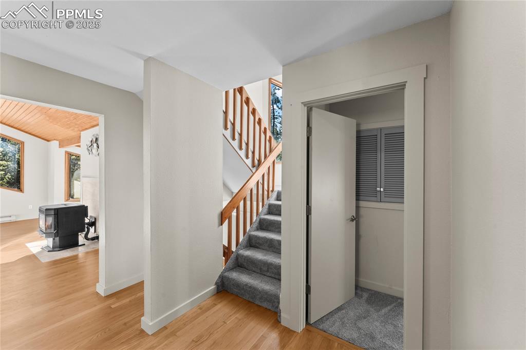 Image 20 of 38: Stairs