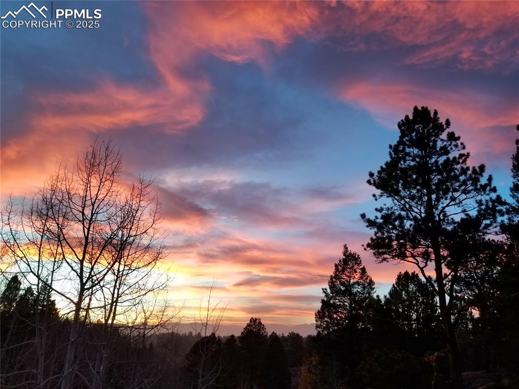 Image 11 of 50: Beautiful sunsets