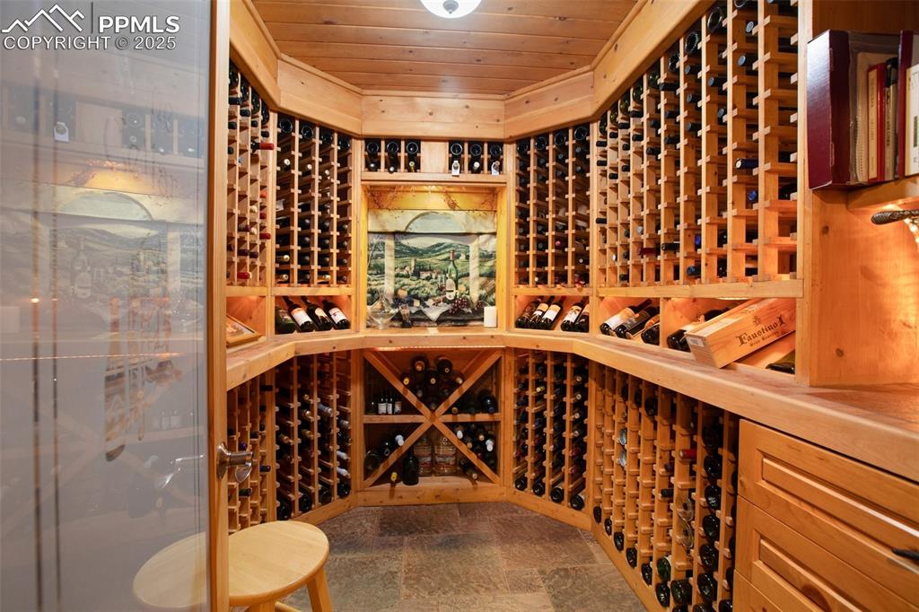 Image 33 of 50: 500 bottle wine cellar