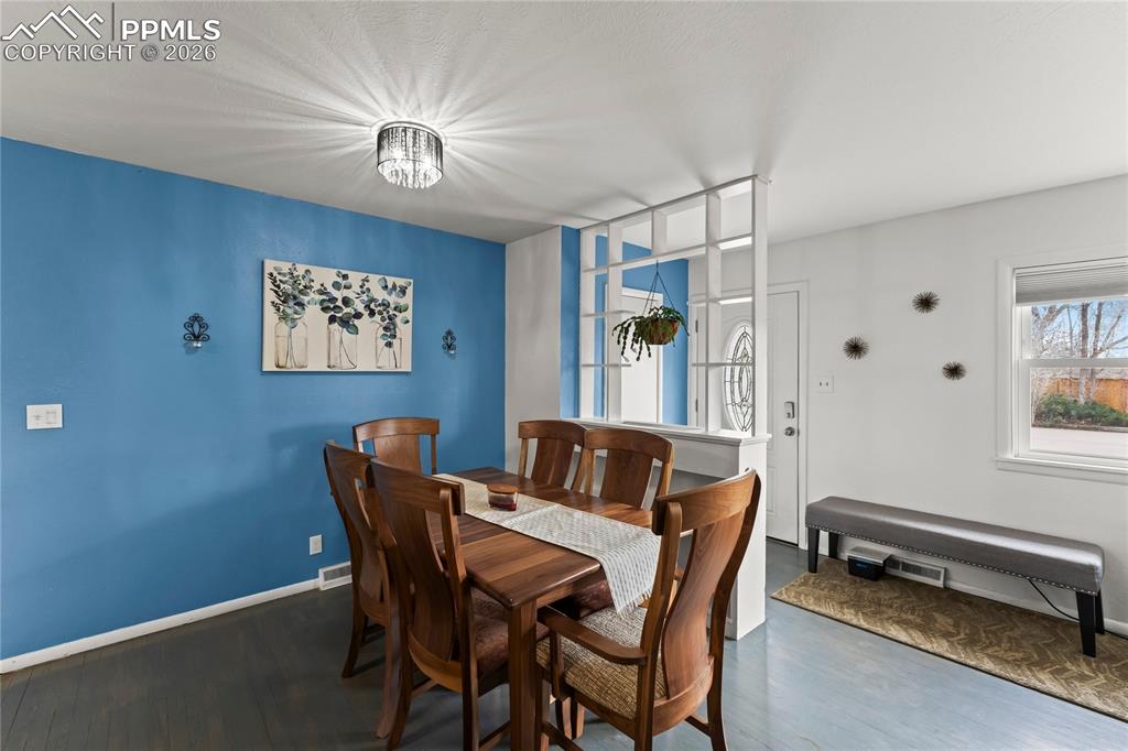 Image 14 of 38: Dining Area