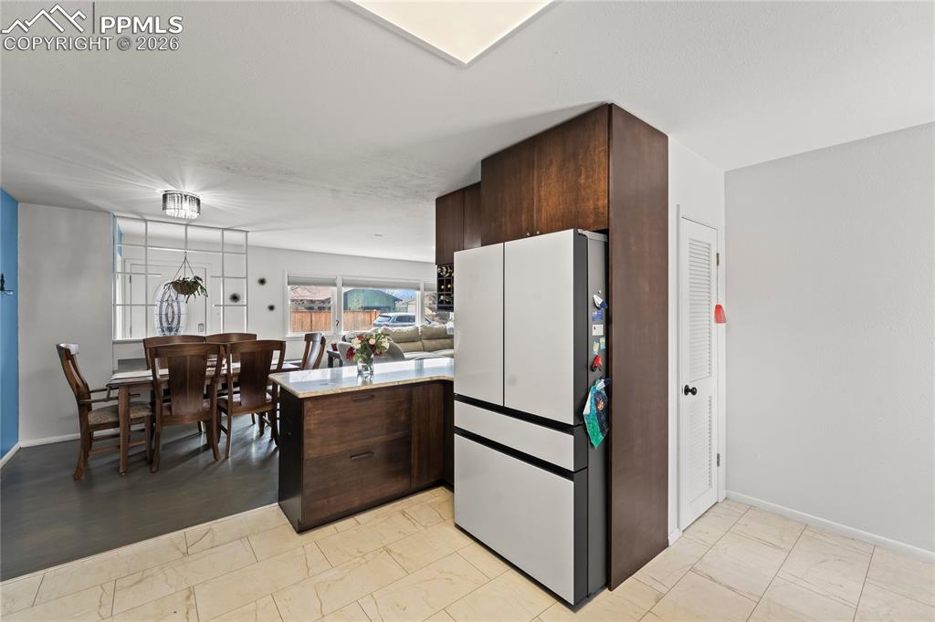 Image 19 of 38: Kitchen