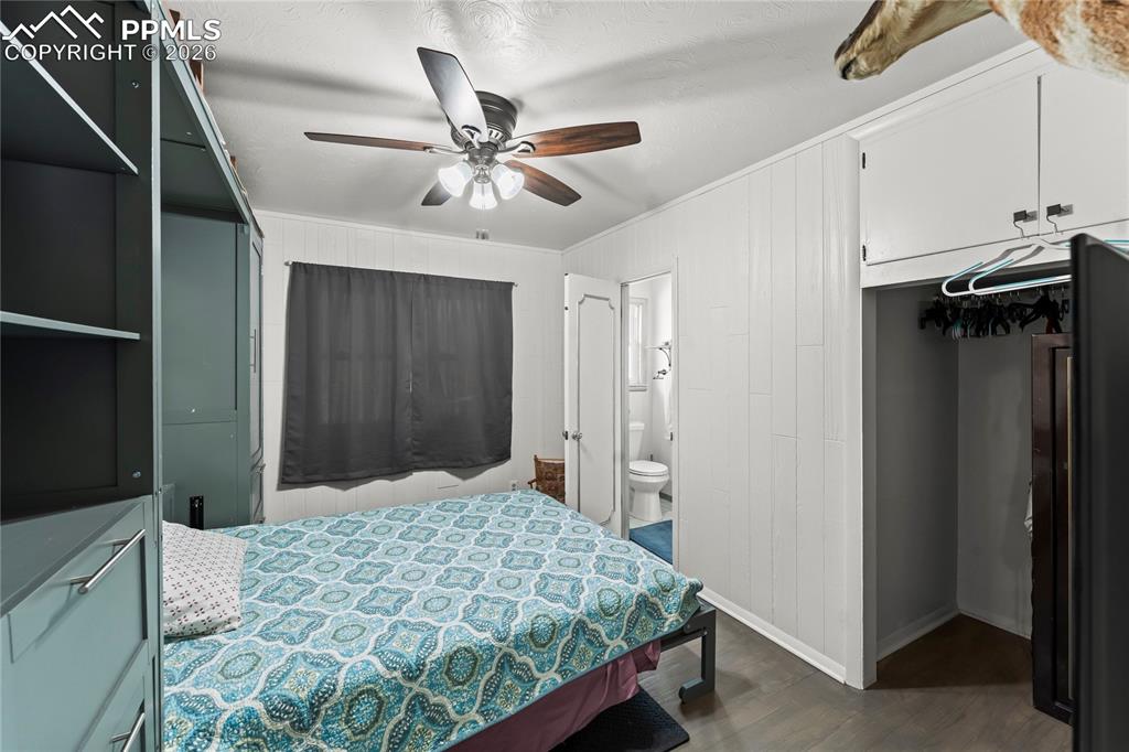 Image 30 of 38: Bedroom