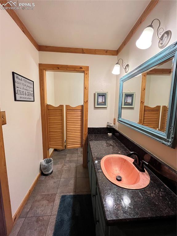 Image 20 of 29: Bathroom