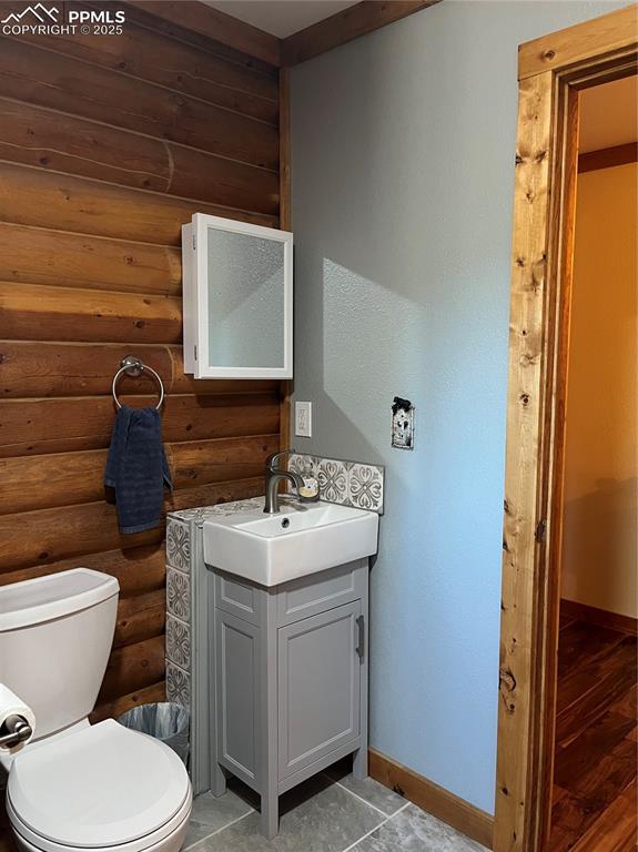 Image 24 of 29: Bathroom