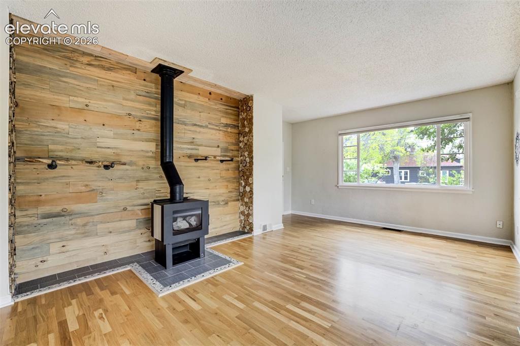 Image 5 of 42: Living Room