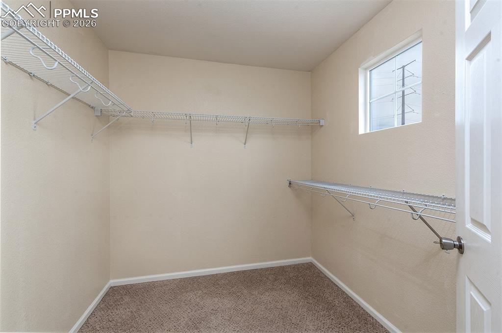 Image 17 of 28: Closet