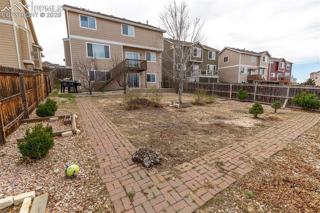 Image 26 of 28: Back of Structure