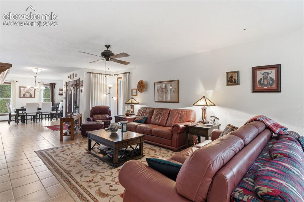 Image 19 of 50: Living Room