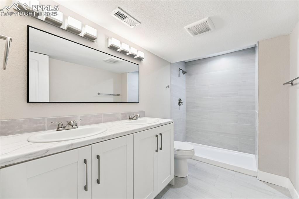 Image 39 of 49: Basement