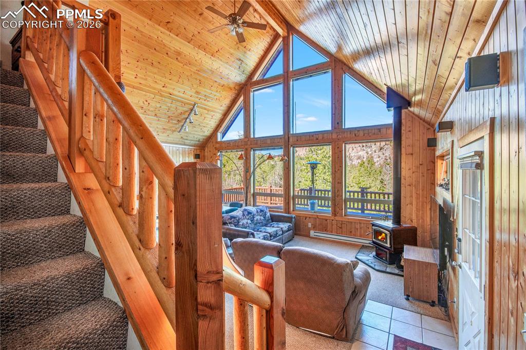 Image 10 of 40: Living Room