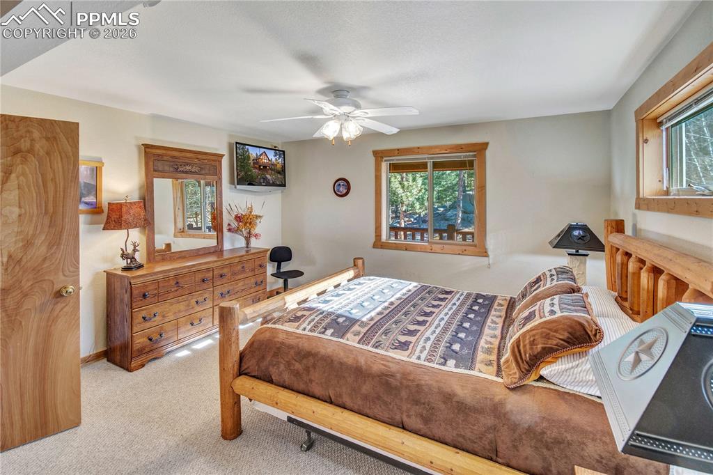 Image 12 of 40: Bedroom